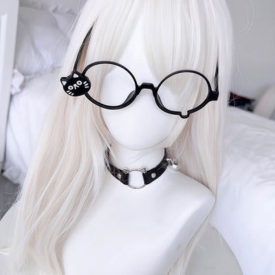 The Japanese-style cute cat paw glasses frame shows off the face. It's a small subculture photo decoration. It's a cosplay of the second dimension and a pure desire to cry