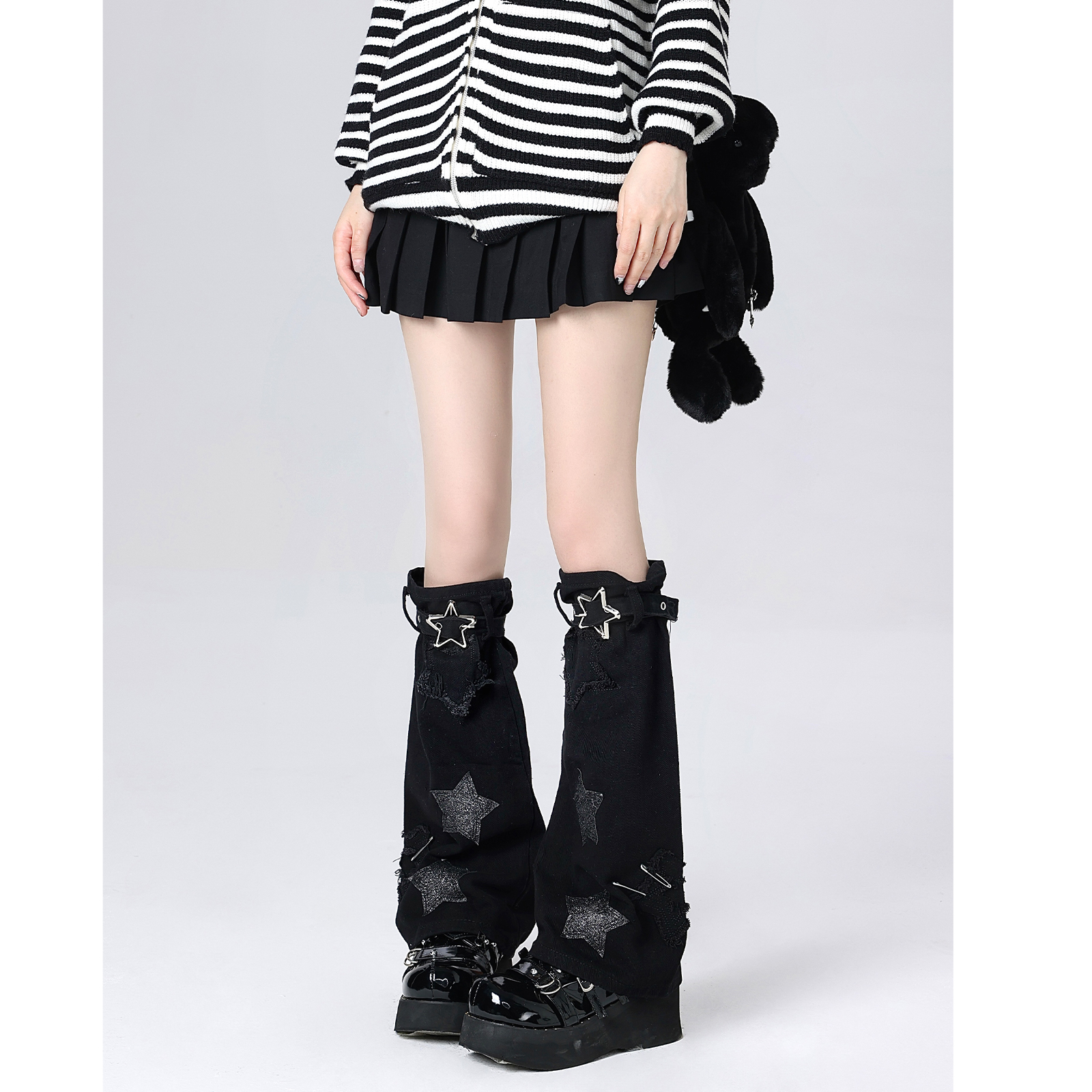 日本のダークブラックスターレザーバックルデニムy2kホットガールレッグセットモップベルトパイルパンクミッドチューブソックスセットトレンド