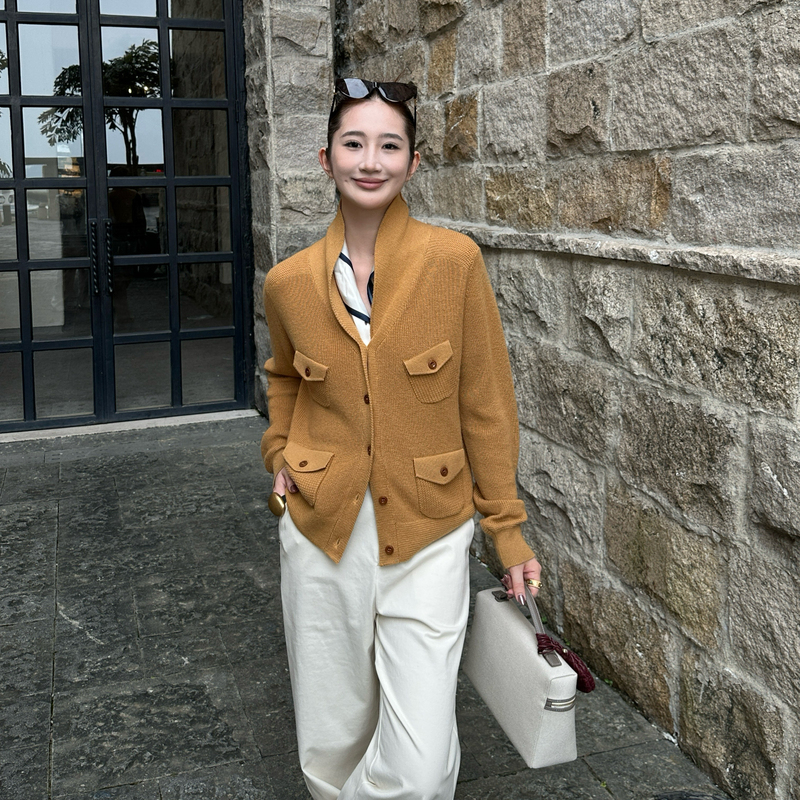 Ouni Hong Kong Style Old Money Style Lapel Patch Pocket Wool Knit Cardigan for Women, Autumn Vintage Casual Versatile Sweater Coat