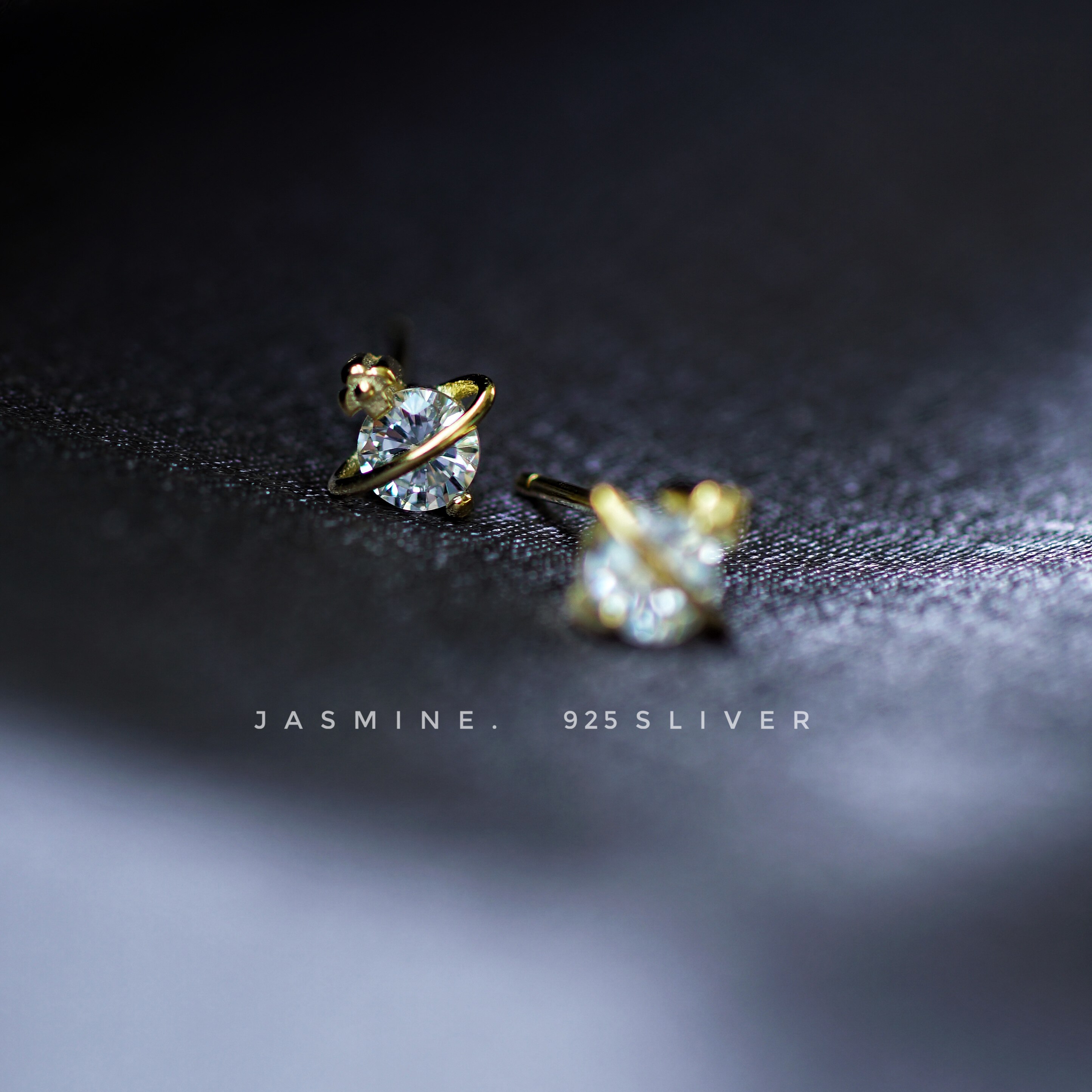 S925 sterling silver package gold mini small Saturn basic small ear needle ear raising sleep without picking small diamonds