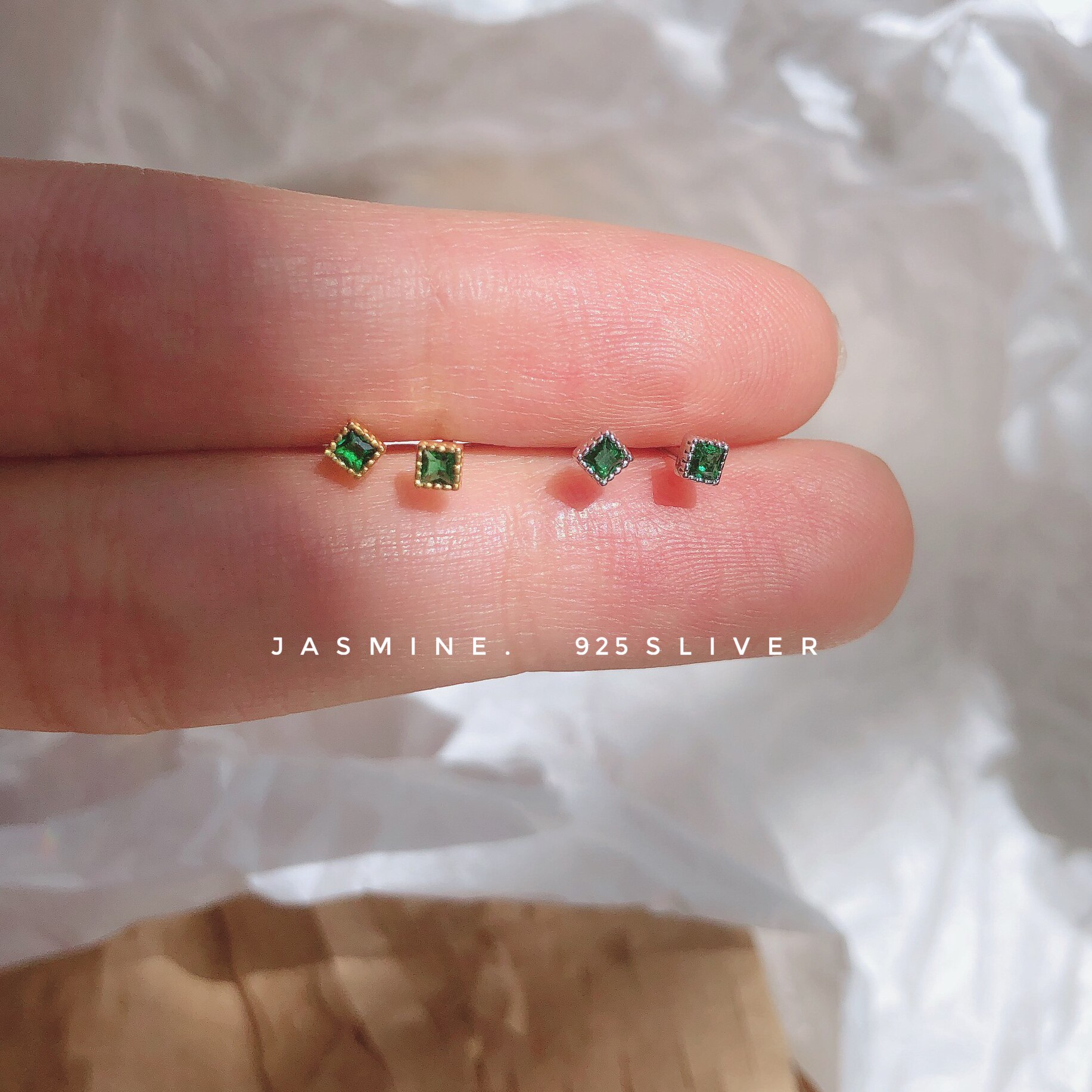 S925 pure silver , knock mini ear-raising , sleep without picking small square green diamond geometric earpins for male and female students