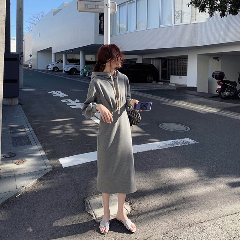 Sandro Moscoloni's new all-match casual temperament is thin and Western style warm hooded sweatshirt skirt dress