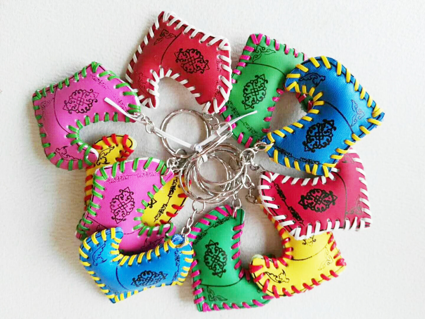 Hot-selling Inner Mongolia handicraft key chain buckle small pendant tourist souvenir flat boots 10 pieces and more than 50