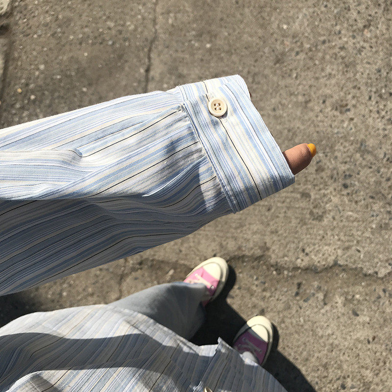 Wang girl's shop 2021 spring and autumn blue and white striped shirt long-sleeved top loose and wild new jacket