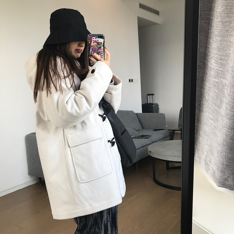 Wang girl's shop Horn button woolen coat 2022 autumn and winter new white plaid mid-length coat