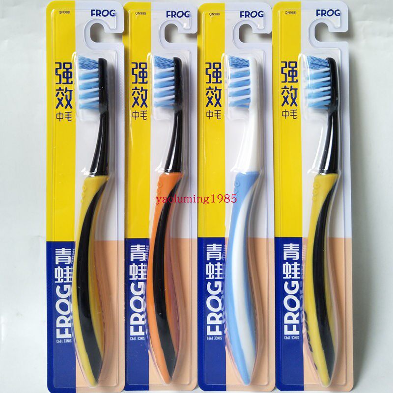 12pcs 38 yuan 24pcs 68 yuan Green Frog Toothbrush 988 men's medium bristles Spiral cross bristles
