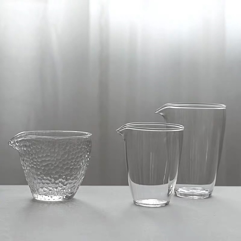 Fun dish heat-resistant high temperature thickened glass fair cup tea tea divider male cup tea leak tea sea kung fu tea set accessories