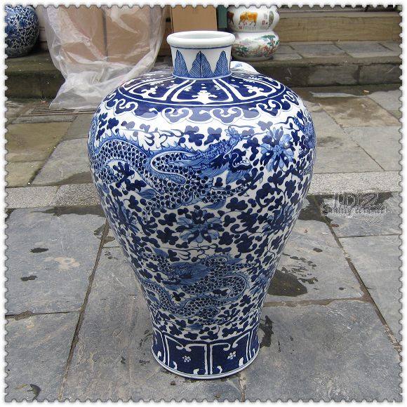Supervalues Recommended Jingdezhen Ceramic ware Handpainted imitation ancient green flower Porcelain Sky Ball Plum Bottle table Vase Hem special price