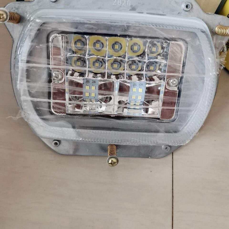 Ningbo Benye 280 320 324 350 354 404 484 tractor LED headlights with a large field of view