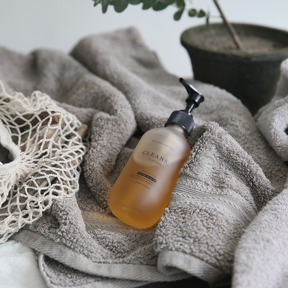 Fumu floramuse hand sanitizer white sandalwood bergamot antibacterial moisturizing herbal essential oil
