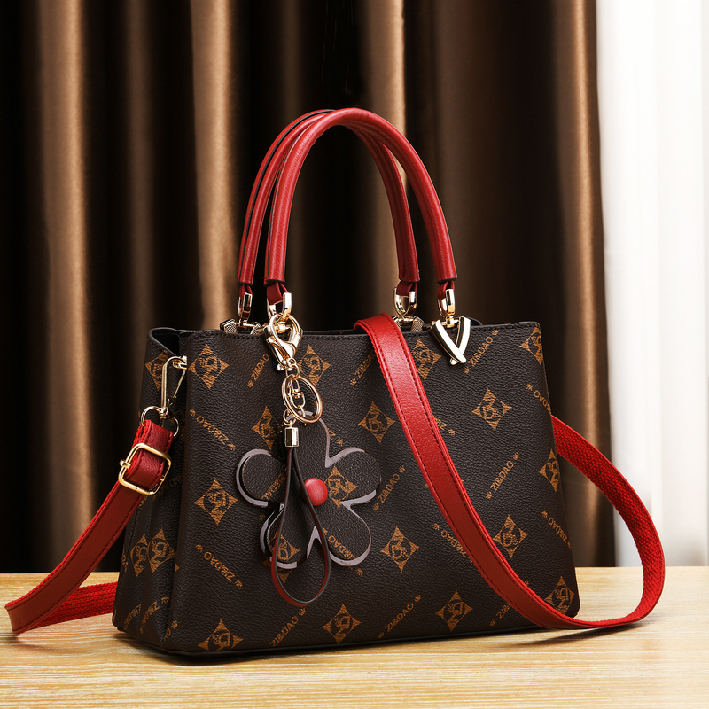 Light Luxury Women's Bags 2026 New Summer Genuine Leather Ladies' Handbags Trendy Beautiful Crossbody Shoulder Bags This Year