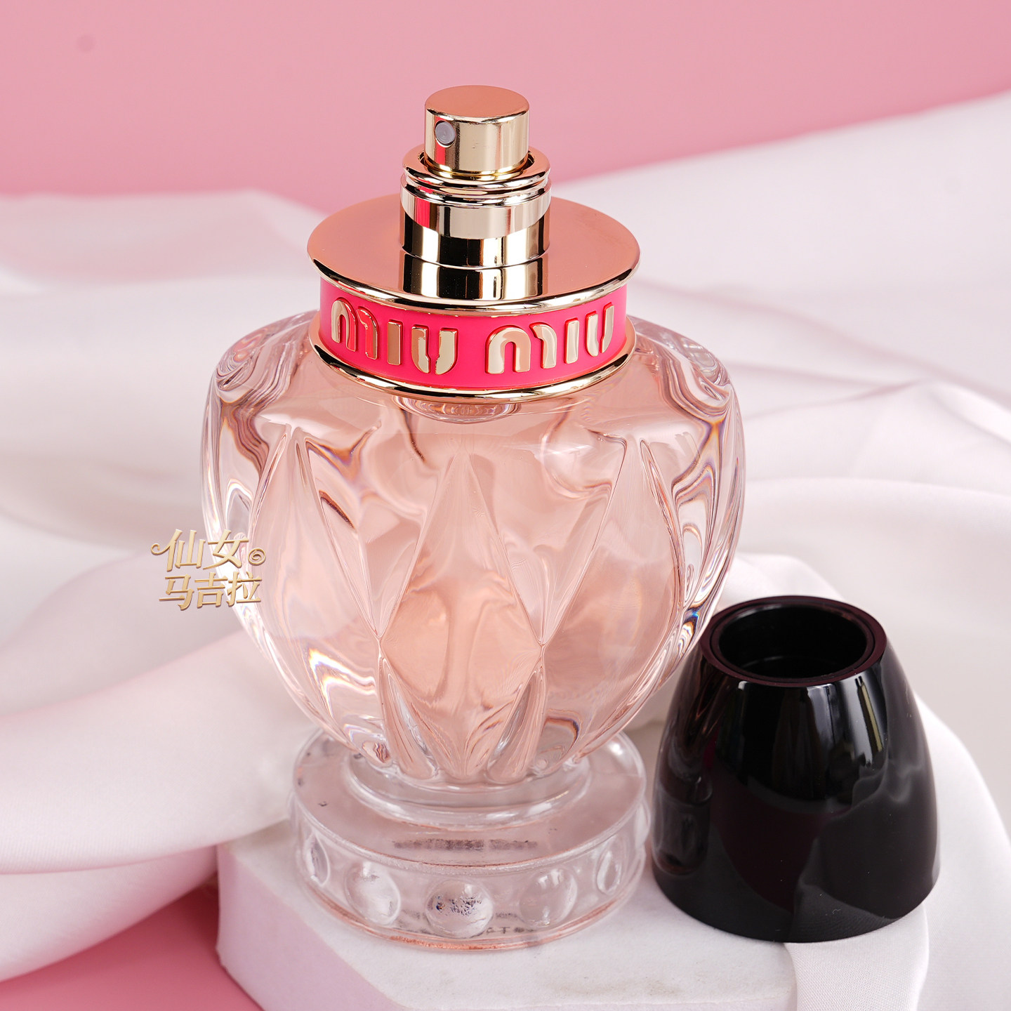 在香气中漫游，Miu Miu 缪缪「游转幻境」香水的诗意栖居_香水_淘宝美妆网