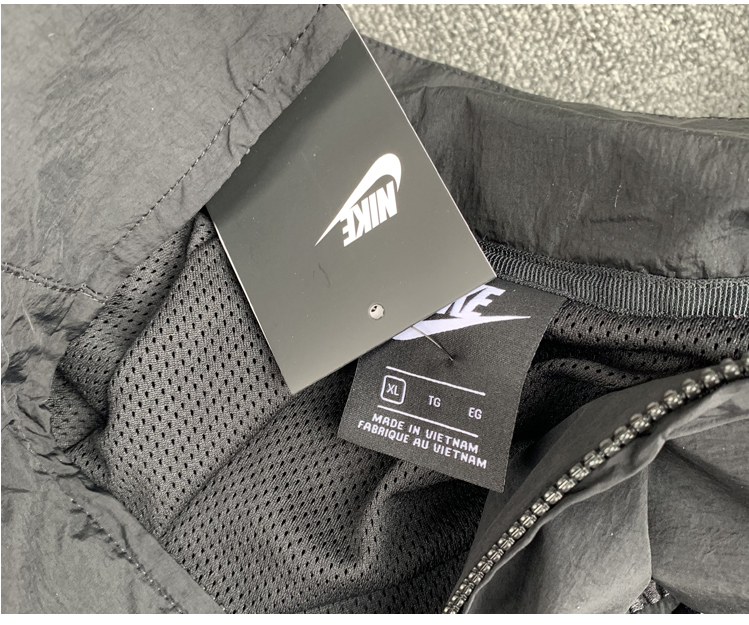 Biệt danh Nike Big Swoosh Áo khoác Nike màu đen và trắng Logo lớn AR3133-010 - Áo khoác thể thao / áo khoác áo khoác asics chính hãng