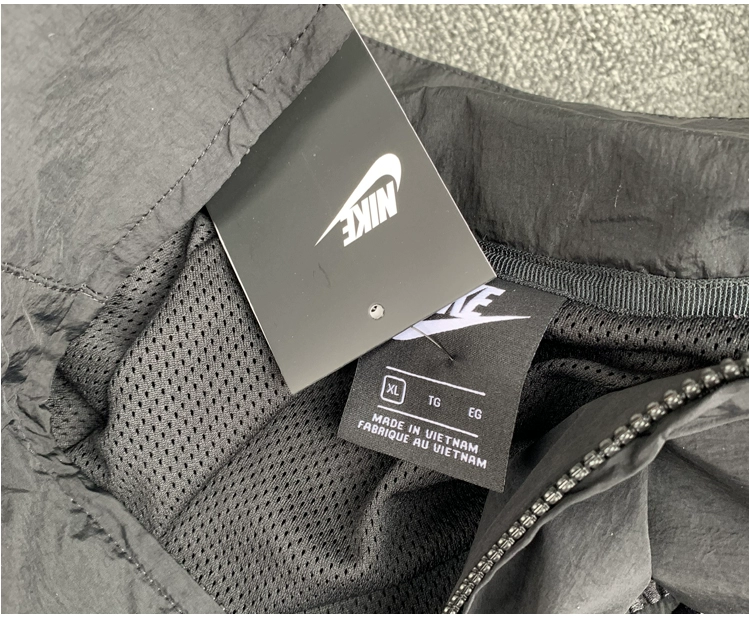 Biệt danh  Big Swoosh Áo khoác  màu đen và trắng Logo lớn AR3133-010 - Áo khoác thể thao / áo khoác