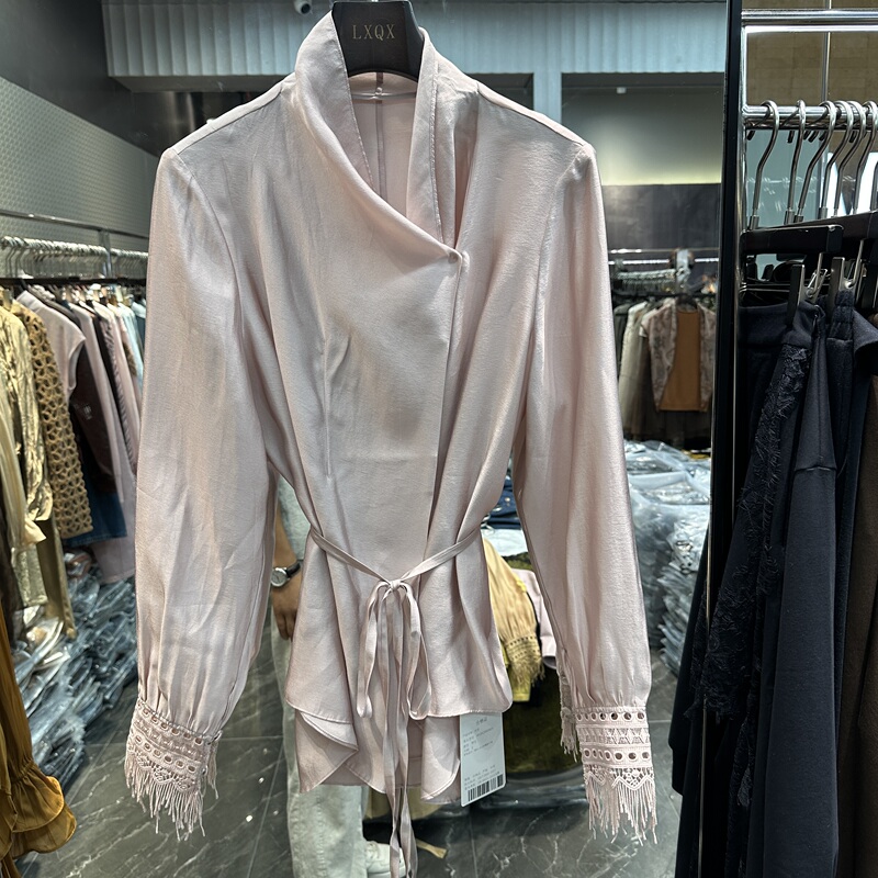 European Station 2026 Autumn New Fashion Pure Desire Style Lace Cuffs Waist-Cinching Elegant Pink Women's Blouse 690082 European Station 2026 Autumn New Fashion Pure Desire Style Lace Cuffs Waist-Cinching Elegant Pink Women's Blouse 690082