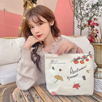 (7)Один лист знает осень