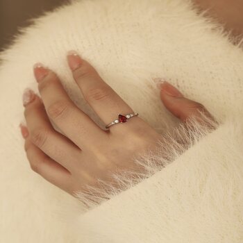 Women's 925 silver simple pigeon blood red ring