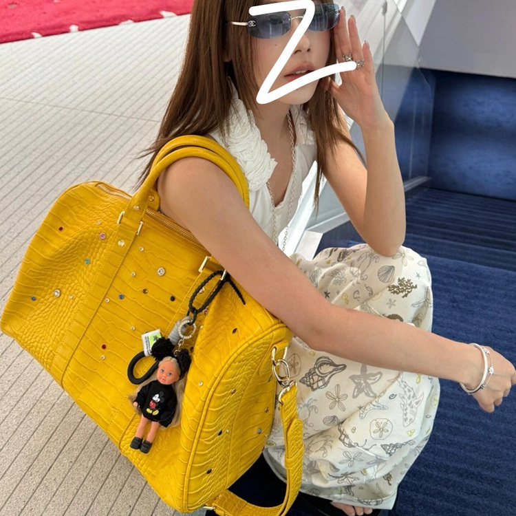 2026 American Retro Imitation Crocodile Pattern Colorful Diamond Design Travel Bag, Fashionable and Casual Large-Capacity Shoulder Crossbody Bag