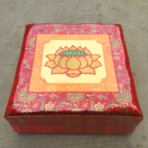 Buddhist worship mat Worship mat kneeling mat Lotus solid wood kneeling mat futon meditation mat meditation mat kneeling stool