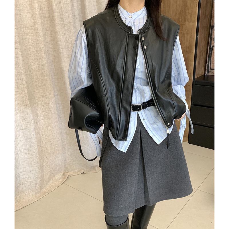 Korean Style Black Faux Leather Vest for Women 2026 New Spring Fashionable Sleeveless Vest Zipper Jacket
