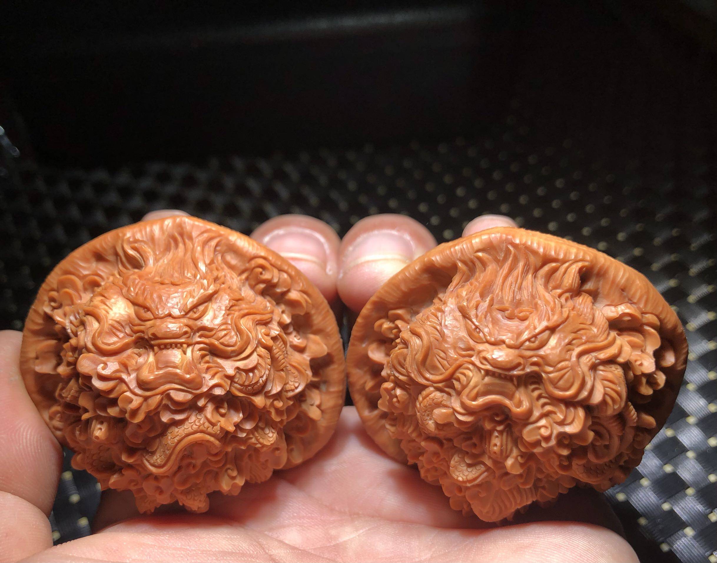 Wen play walnut pure hand carved unicorn official hat lion head 53 Nangong erlong play pearl dragon hegemonic special price essence