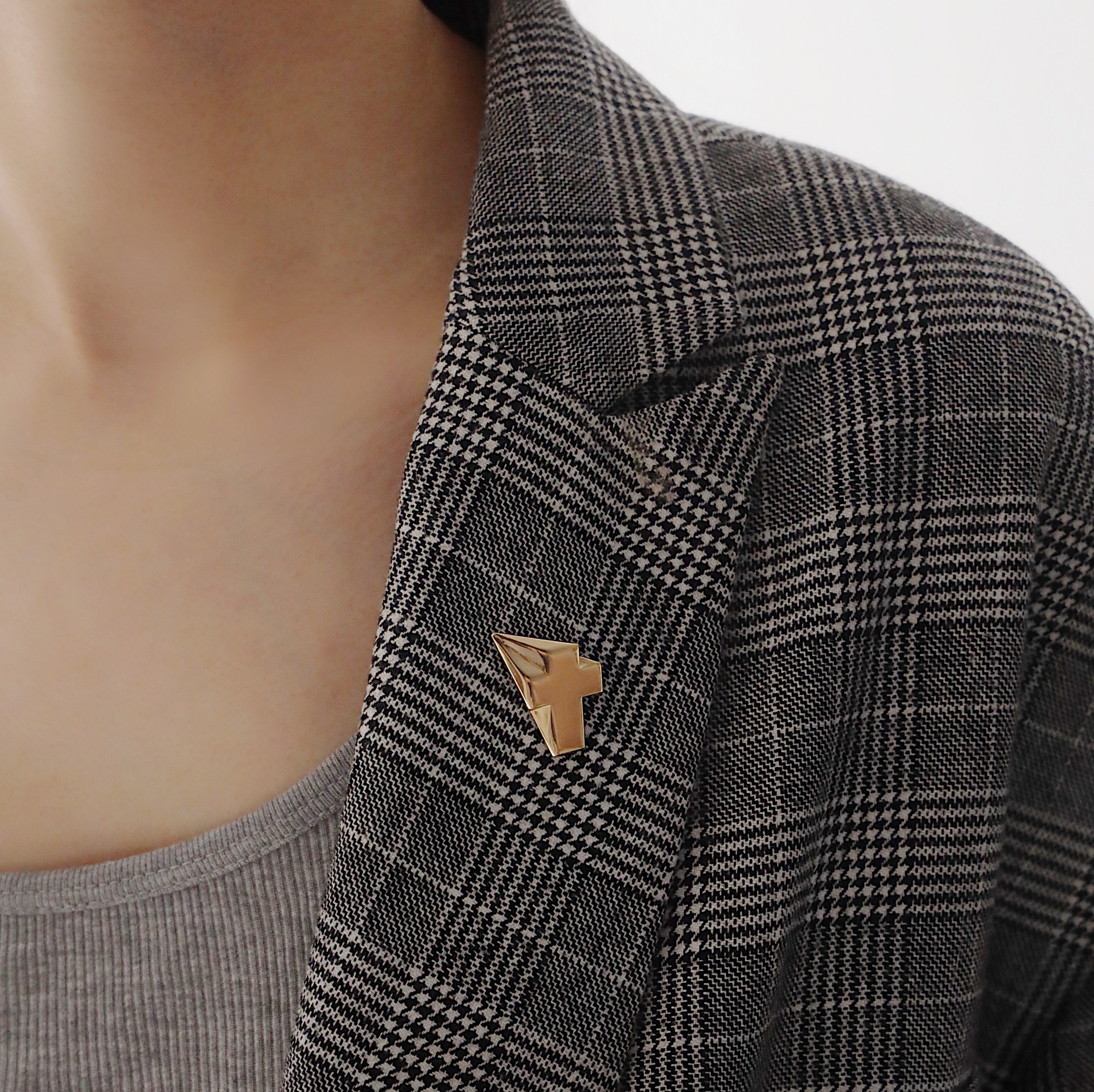 VM Original design Your label Brooch Badge Metal Pins Metal Pins Accessories