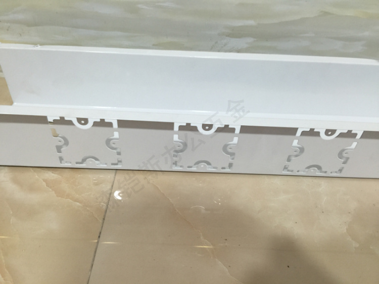 Phụ kiện nội thất văn phòng nhân viên bàn máng lắp đặt ổ cắm trunking phụ kiện phần cứng