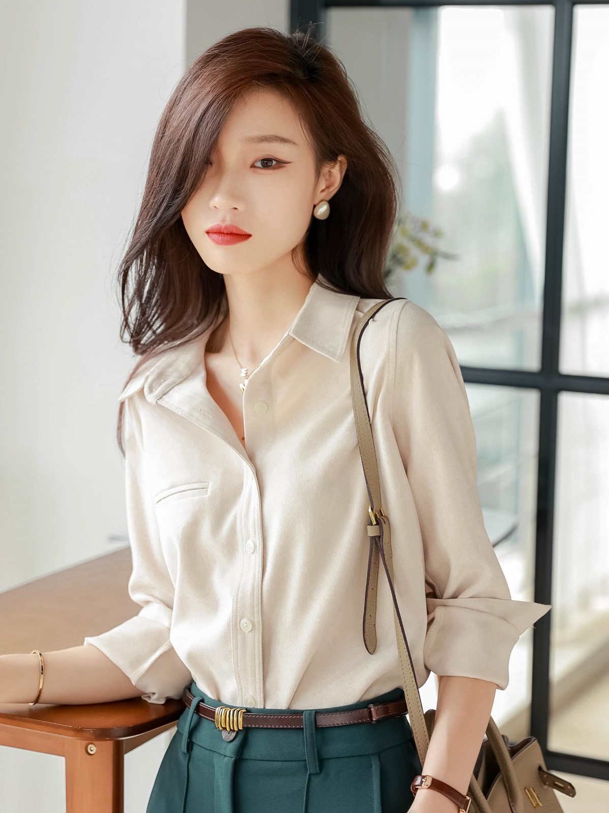 Brushed comfortable thick shirt ladies 2022 spring and autumn new Korean style fashion all-match layered top high-end shirt