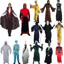 Adult male haunted house scary Zombie Zombie Zombie Zombie screaming ghost NPC dress up Halloween black and white impermanence Taoist dress