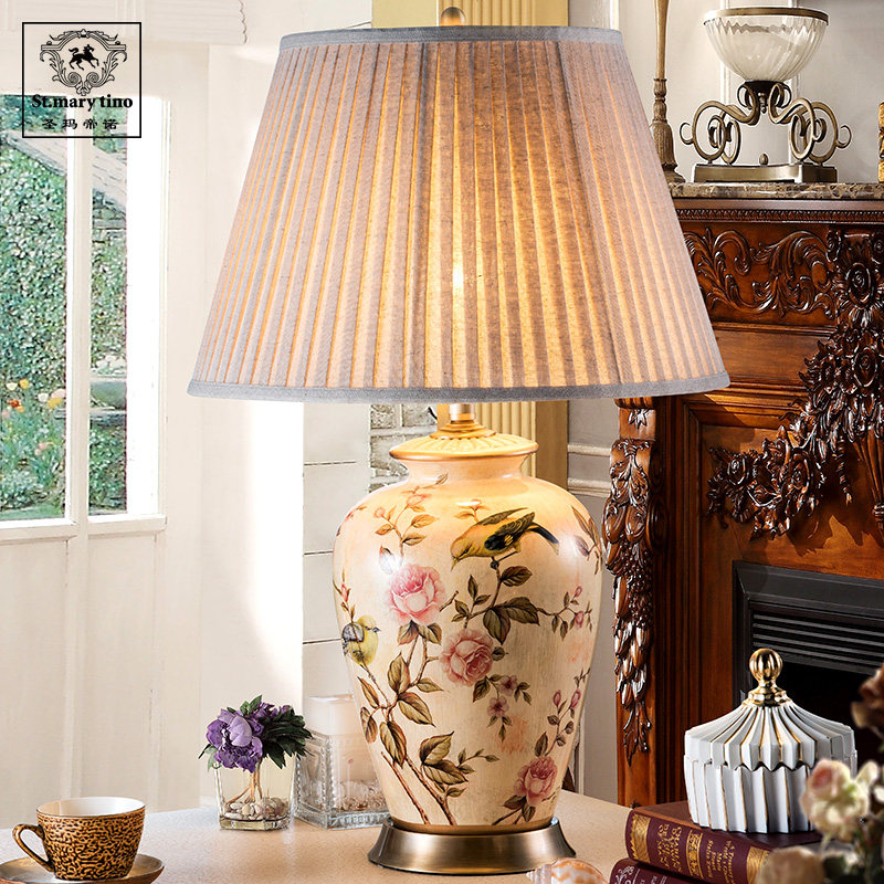 European-style ceramic table lamp living room study bedroom bedside vintage table lamp American villa all copper ceramic table lamp flower bird