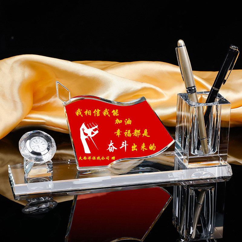 Custom crystal desk mobile red flag pen holder ornaments to send leadership branch community comrades-in-arms business retirement gifts