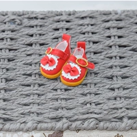 Красные ботинки