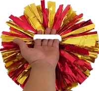 Четыре пальца с большим золотым смешанным красным