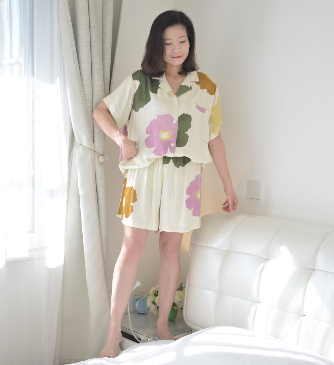 Flower pajamas ladies summer short-sleeved shorts cardigan satin pure cotton plus fat large size fat MM home clothes 200 catties