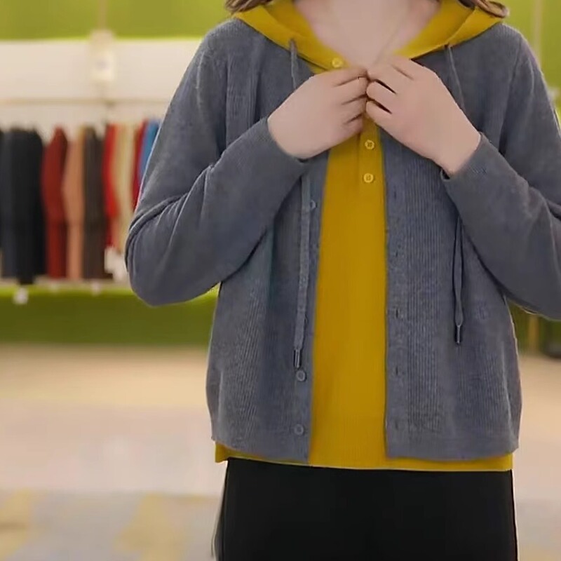 Fake Two-Piece Hooded Knitted Cardigan for Women, New Spring and Autumn Sweater Coat, Loose Fit, Age-Reducing, Stylish Sweater, Popular Style