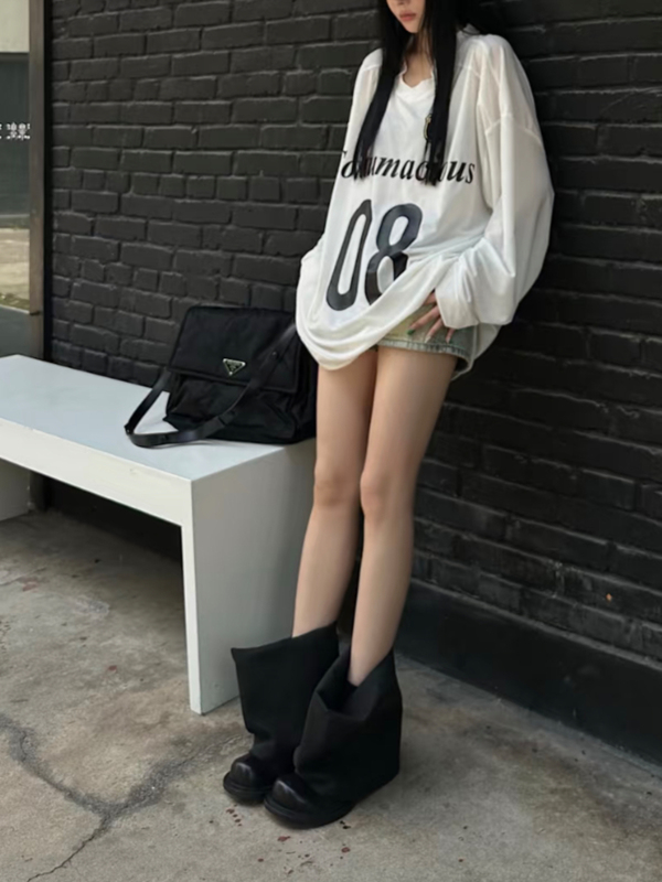 Cute and Quirky Cowboy-Style Boots with Round Toe, Chunky High Heels, Short Boots with Thick Soles and Hidden Height Increase for Women Cute and Quirky Cowboy-Style Boots with Round Toe, Chunky High Heels, Short Boots with Thick Soles and Hidden Height Increase for Women