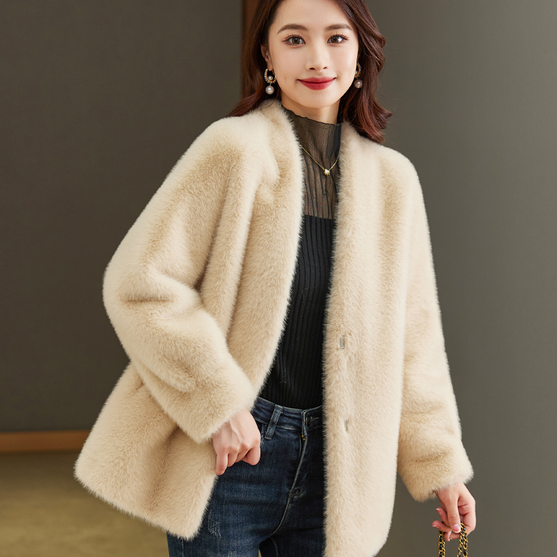 Fur Coat, Fur Integrated with Leather, Women's Eco-Friendly Fur, New Autumn and Winter Long-Sleeved Fashionable Faux European Mink Furry Coat