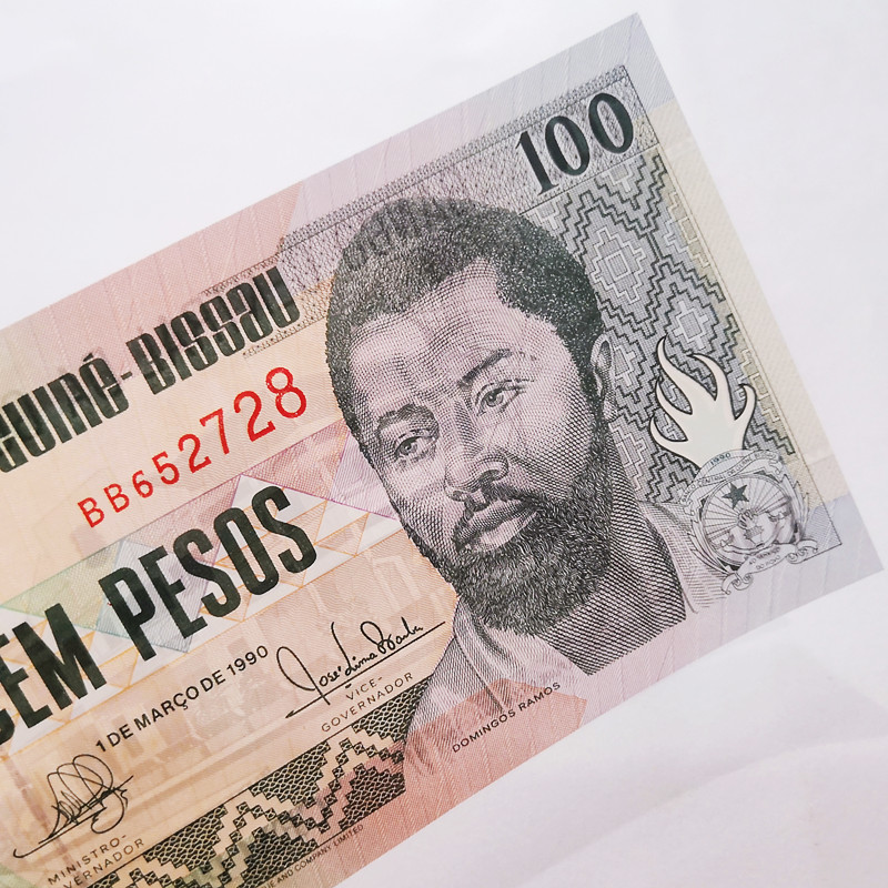 Foreign coin New UNC Guinea-Bissau 100 pesos banknote 1990 African paper banknotes BB crown True foreign banknotes