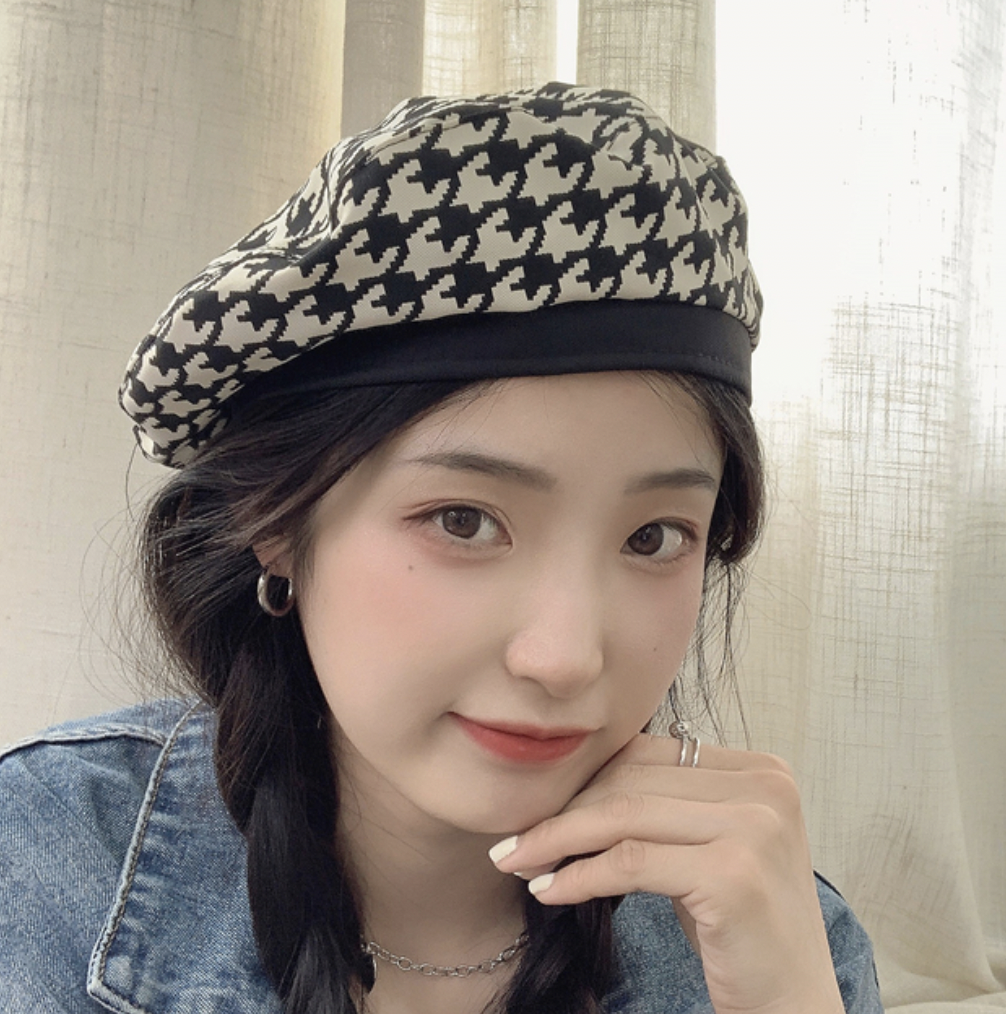 Cailin Kelin was frantically lapped up ~ thousands of birds Gerehat hat woman retro elegant and trendy flat top painter hat