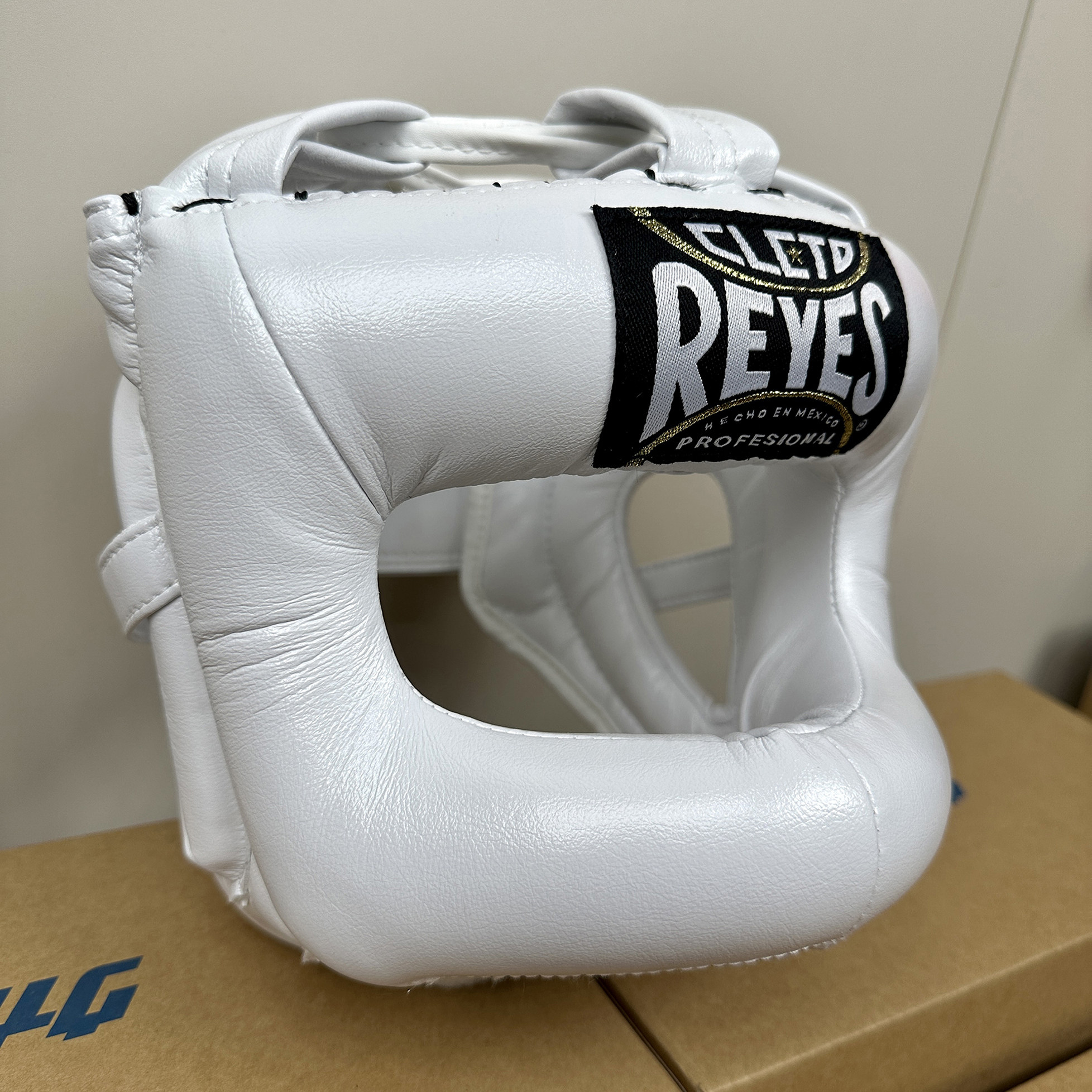 Шлем для бокса h7 reyes雷耶斯同款护头横梁猴脸成人护脸鼻拳击搏击泰拳格斗护具