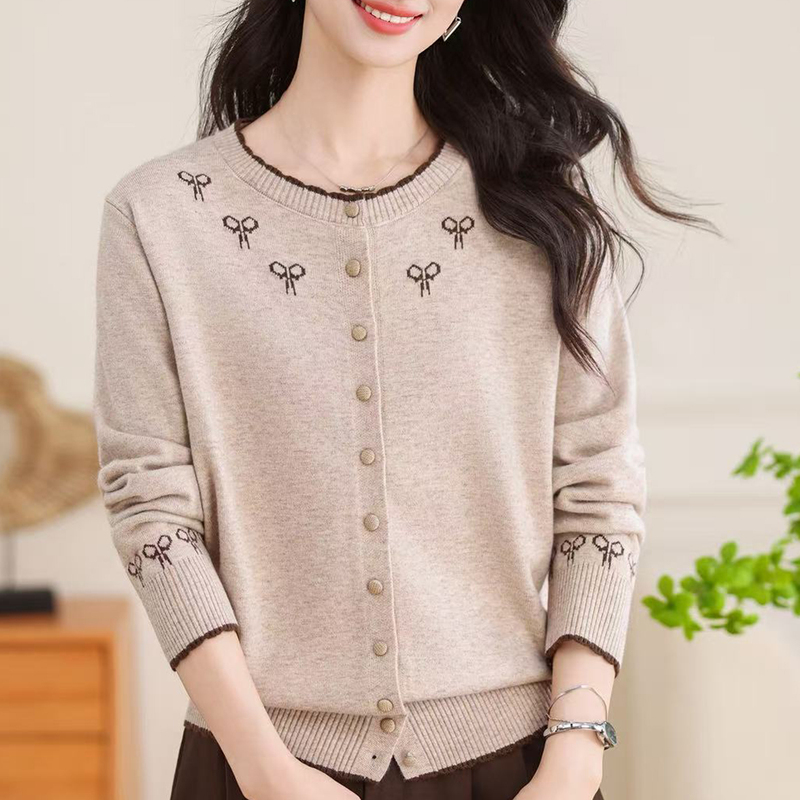 Knitted Cardigan Sweater for Women 2026 Autumn New Style Short Outerwear for Mothers, Thin Round-Neck Jacket for Spring and Autumn Knitted Cardigan Sweater for Women 2026 Autumn New Style Short Outerwear for Mothers, Thin Round-Neck Jacket for Spring and Autumn