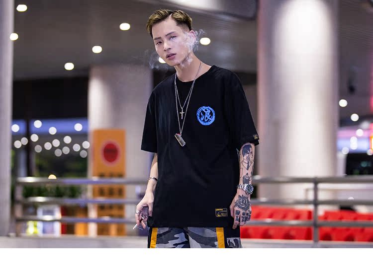 Những người yêu thích làn sóng xu hướng áo thun ngắn tay nam đường phố phong cách thủy triều phong cách cá tính nửa tay lỏng lẻo hip-hop nửa tay nam nữ áo phông trắng nam