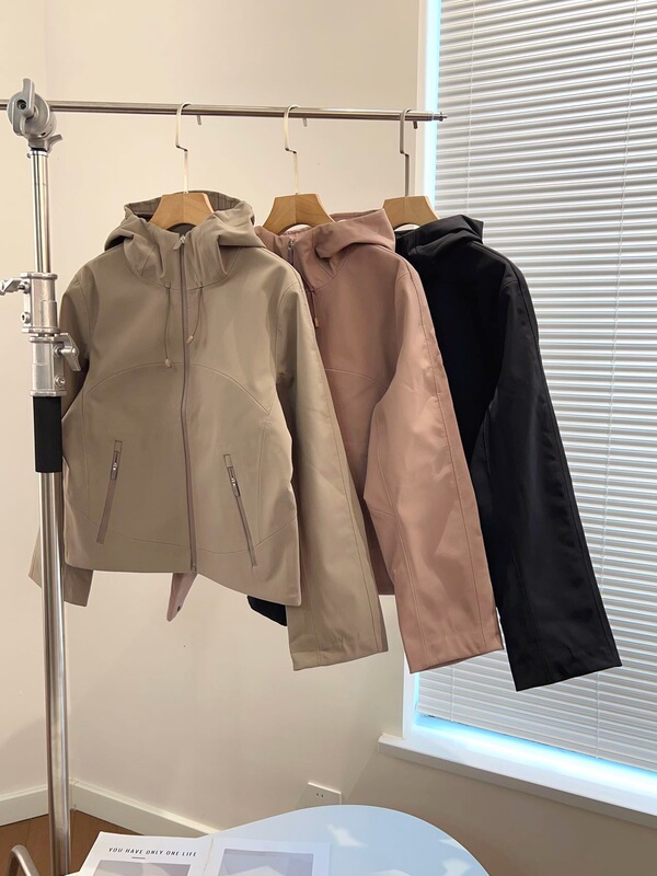 82003 Outdoor Functional Windbreaker Jacket 2026 Autumn New Urban Off-Road Windproof and Water-Repellent Jacket Trendy
