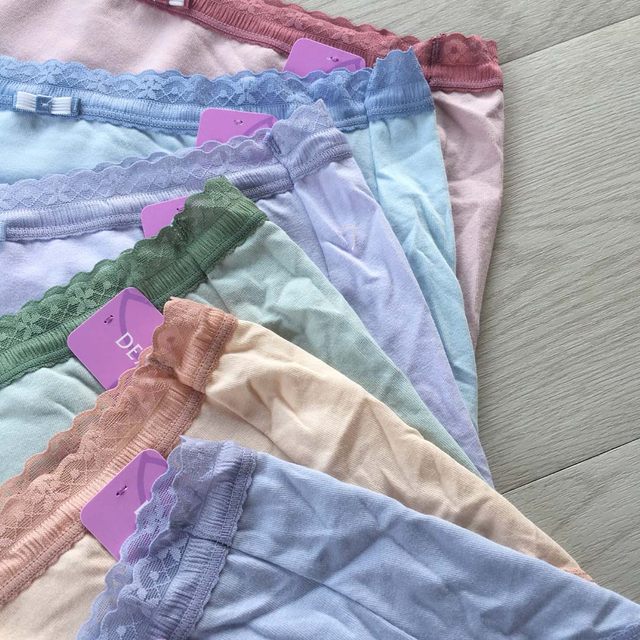 ແມ່ຍິງແອວກາງສູງ 3A ເກຣດ antibacterial cotton bottom contrast lace bang bang cotton underwear 6 pieces price box gift box is 36 pieces