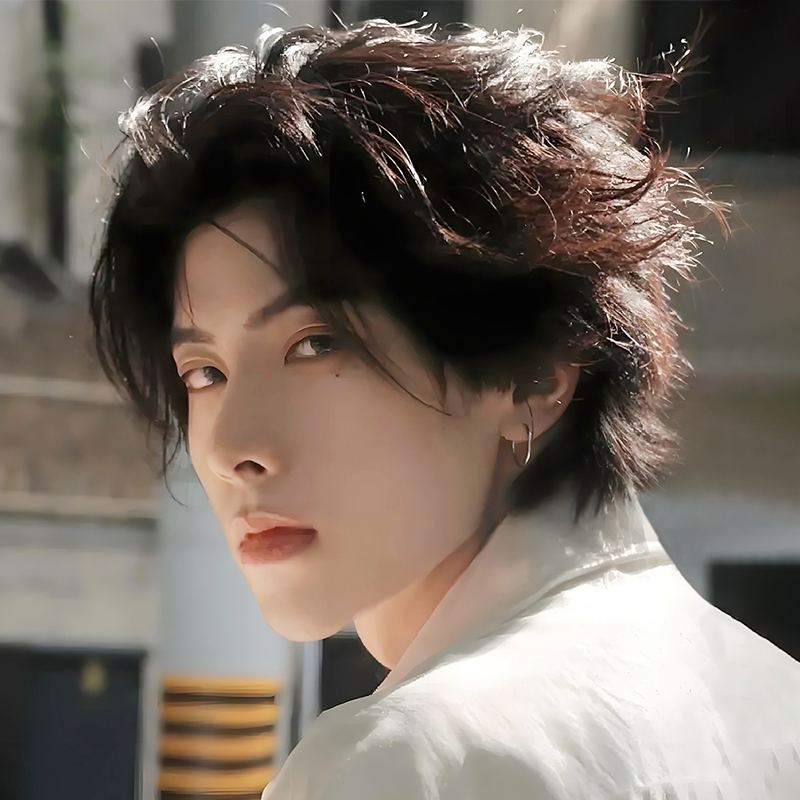 Men's Short Wig with Slightly Layered Bangs, Middle Parting, Korean Style Short Straight Hair, Men's Full Head Wig That Looks Like Real Human Hair