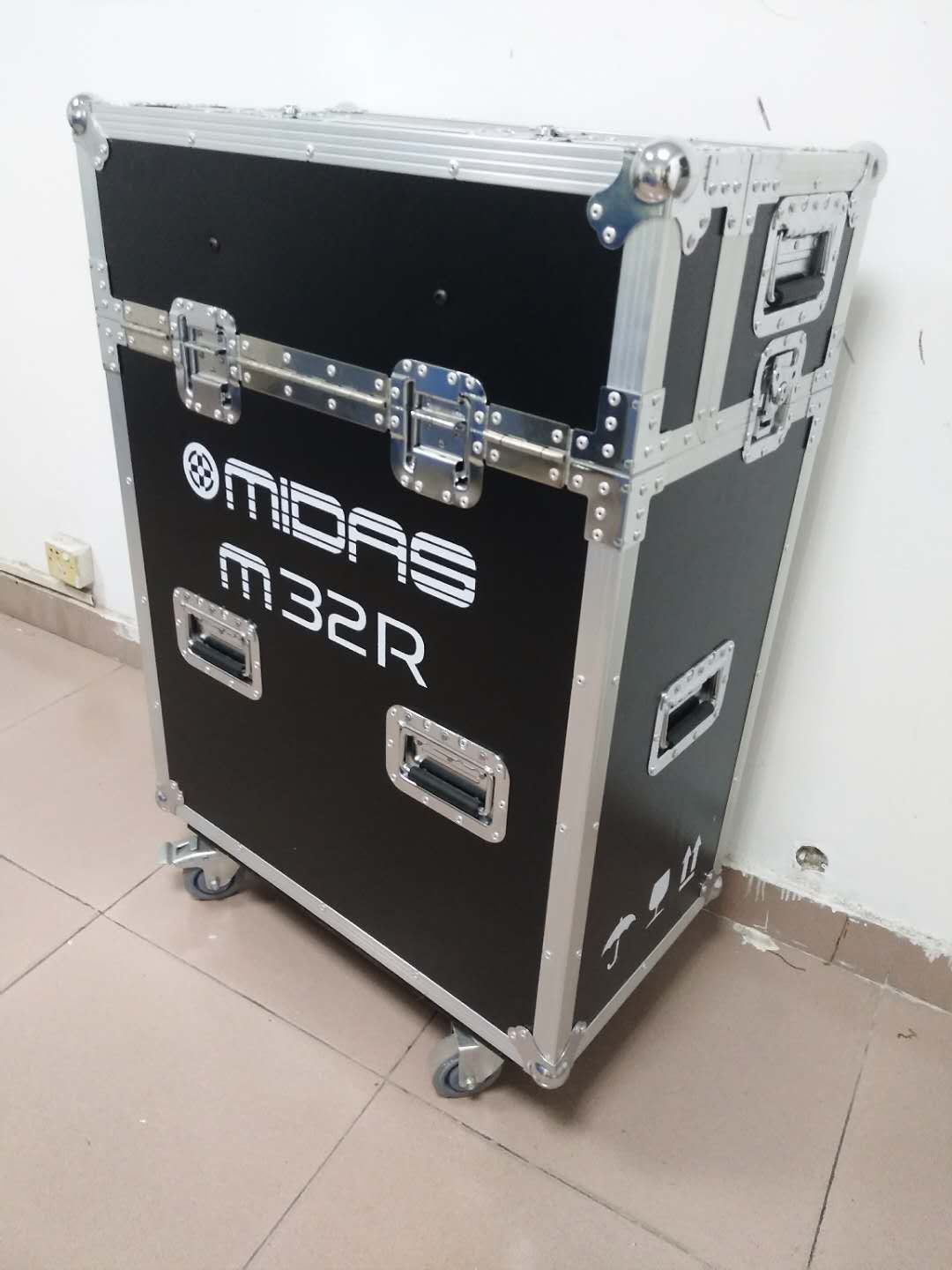 Midas Midas M32R mixer hydraulic main shell cabinet M32R Live console performance aviation box