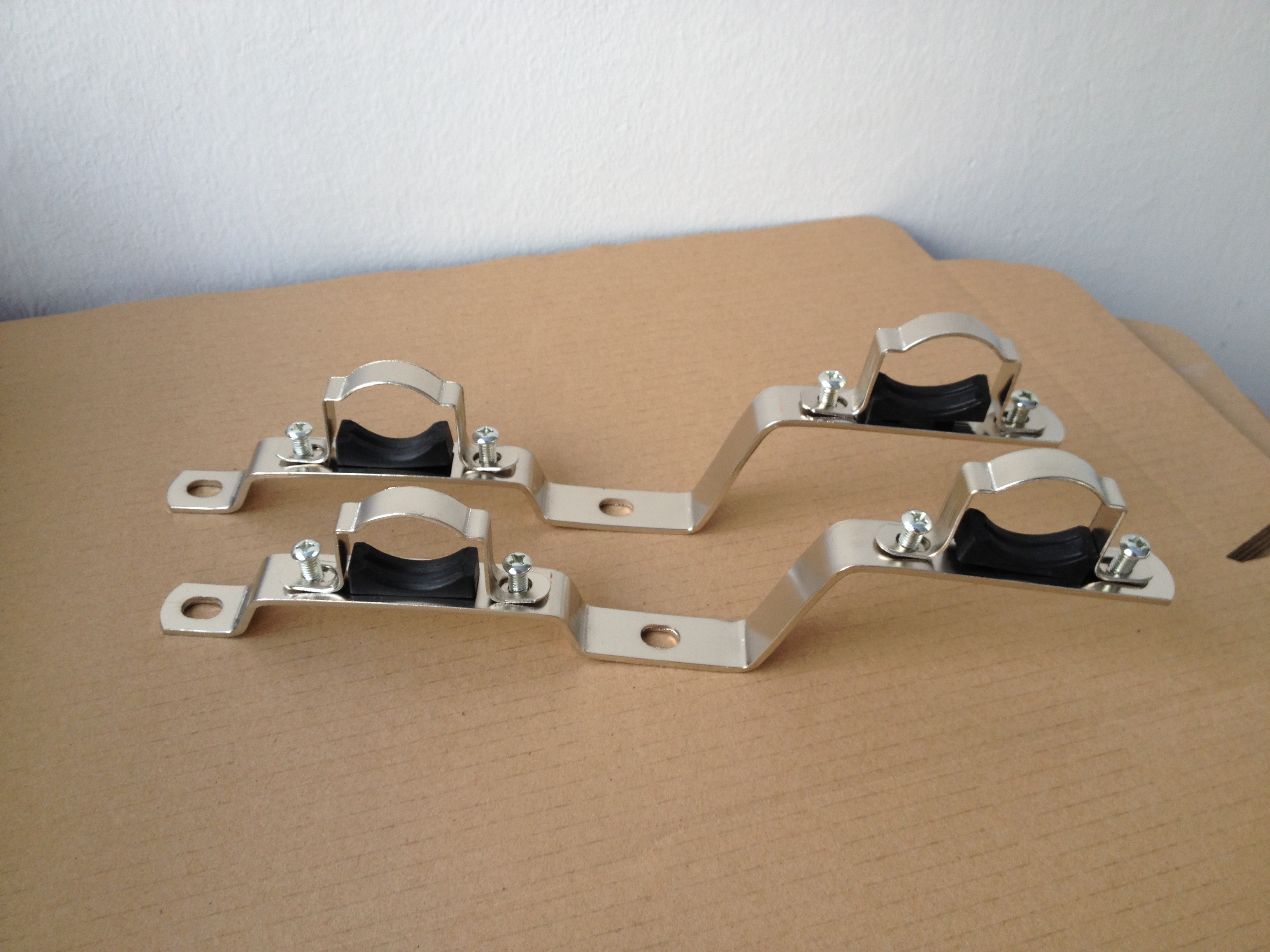 Floor heating water divider bracket sub-catchment iron bracket water divider accessories multi-way chrome-plated water divider iron frame