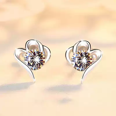 Lao Fengxiang and PT950 platinum ear needle female temperament 2021 New Tide small earrings earrings Valentine's Day gift