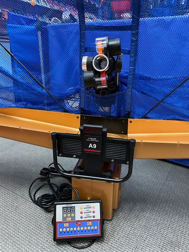 Игрок A9 подлинного Теда автоматически обучает учебное устройство для подготовки волос на столовое теннис на столовое теннис