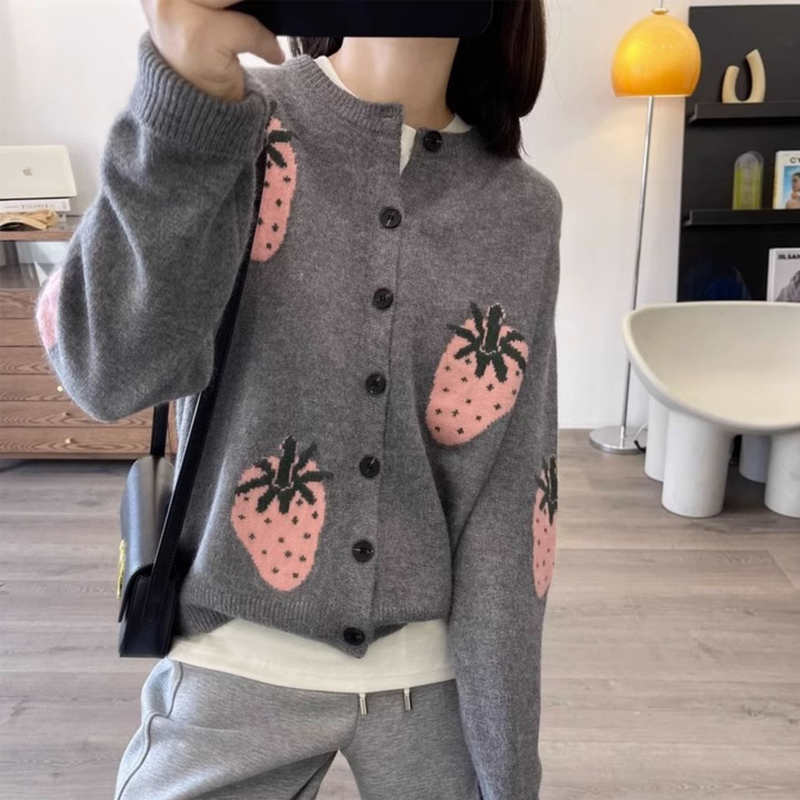 Heavy-Duty Three-Dimensional Strawberry Thick Sweater Coat for Women, Autumn and Winter, Loose, Lazy Style, Age-Reducing, Round Neck, Long-Sleeved Knitted Cardigan